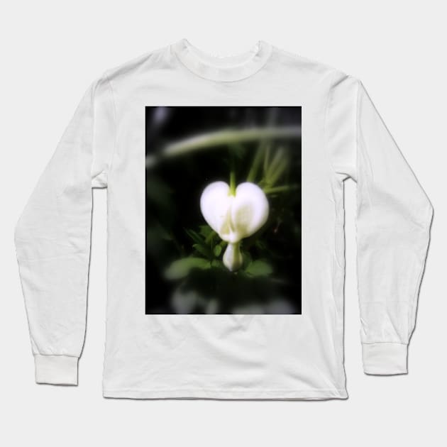 white bleeding heart, soft focal black & white Long Sleeve T-Shirt by DlmtleArt